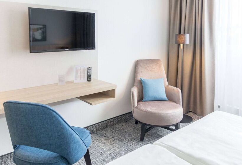 فندق Ramada By Wyndham Flensburg City