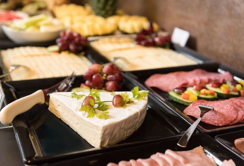 فندق Ramada By Wyndham Flensburg City