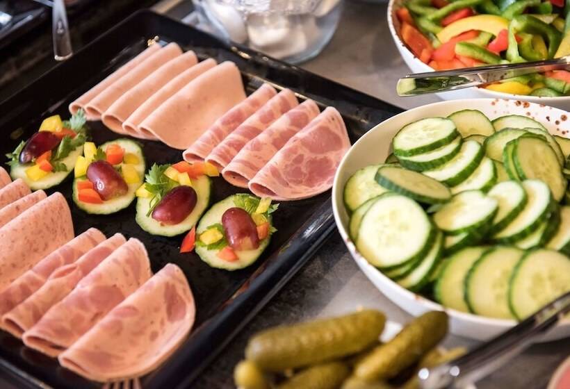 فندق Ramada By Wyndham Flensburg City