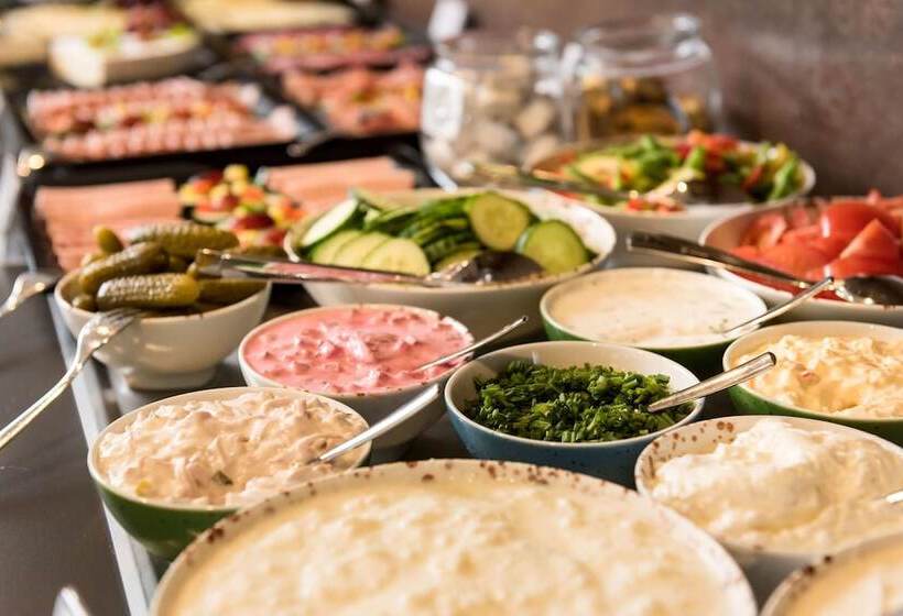 فندق Ramada By Wyndham Flensburg City