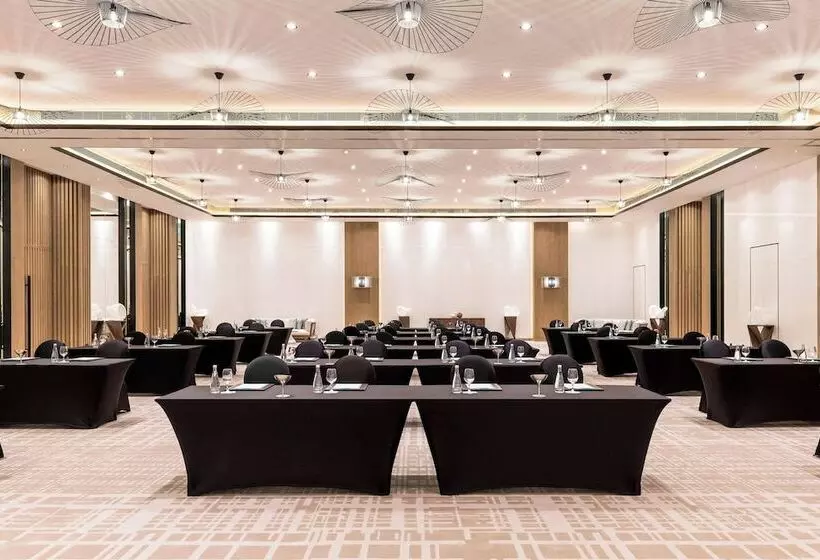 Le Royal Meridien Beach Resort & Spa Dubai