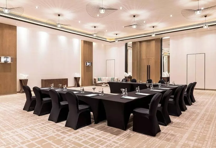 Le Royal Meridien Beach Resort & Spa Dubai