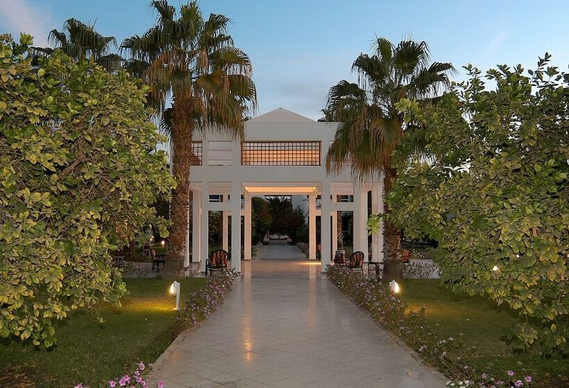 Maritim Jolie Ville Resort & Casino