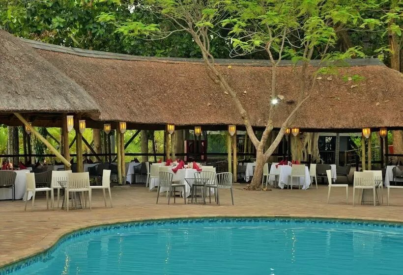 فندق Cresta Mowana Safari Resort & Spa