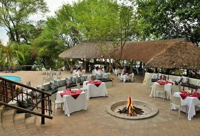 فندق Cresta Mowana Safari Resort & Spa