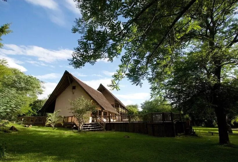 فندق Cresta Mowana Safari Resort & Spa