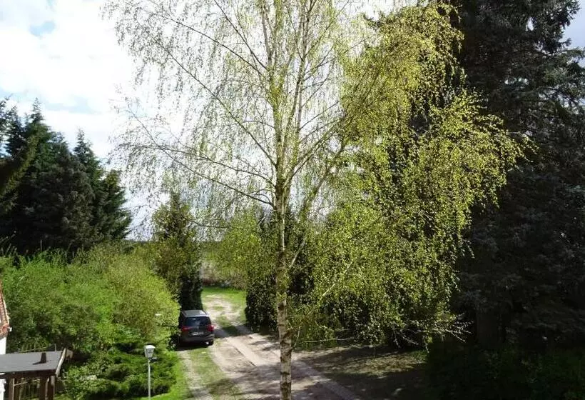 ホテル Gästezimmer Zum Krug Im Grünen Kranze