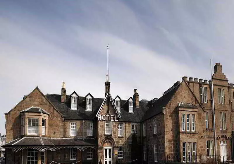 ホテル Huntly Arms