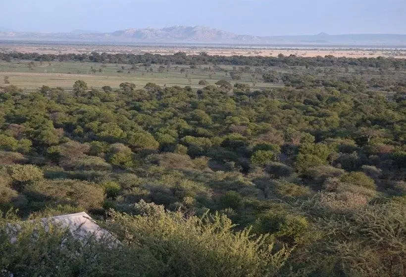 בית מלון כפרי Kirawira Serena Camp