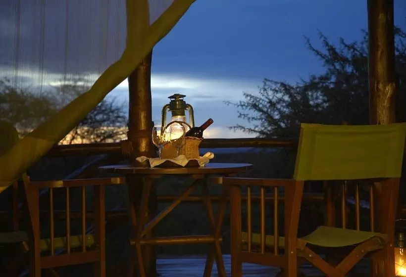 בית מלון כפרי Kirawira Serena Camp