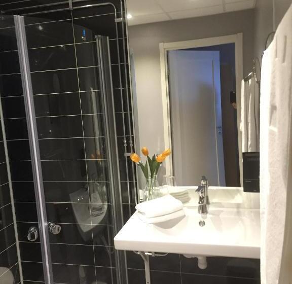 هتل L Entré Norr