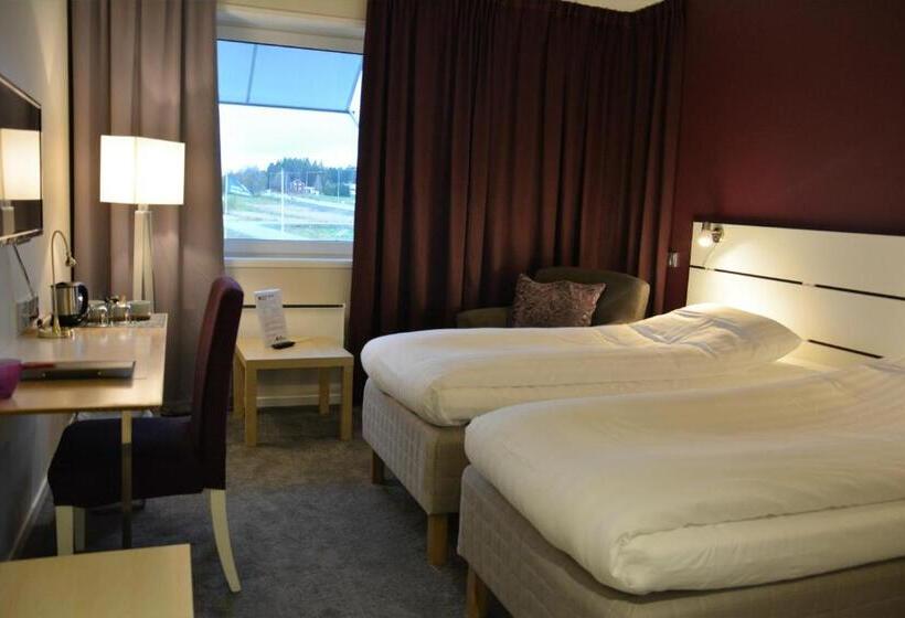 هتل L Entré Norr