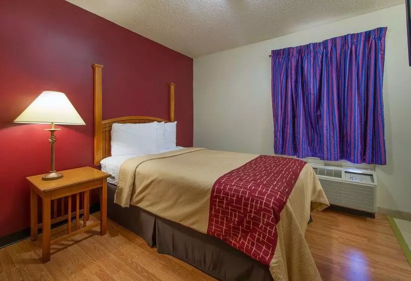 Отель The Ponce