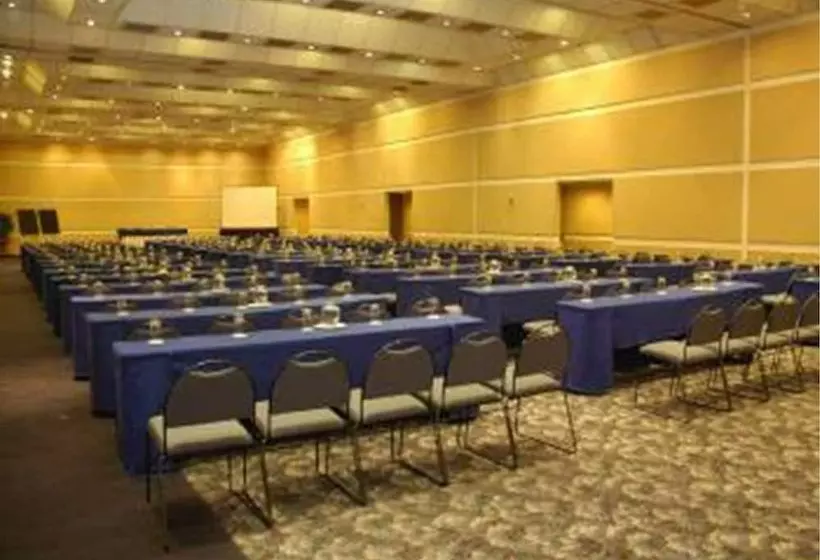 هتل Royal Pedregal