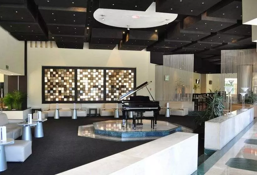 هتل Royal Pedregal