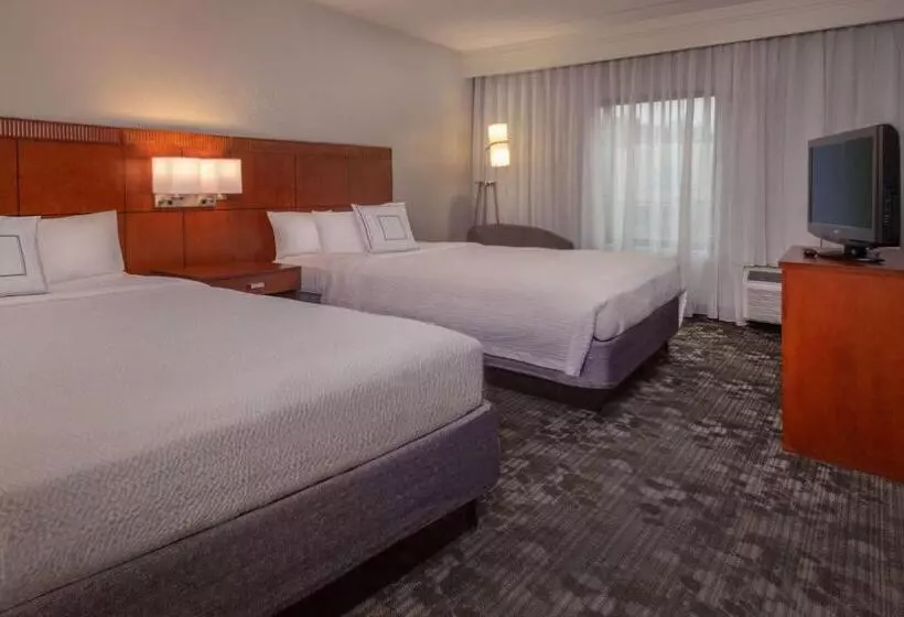 هتل Sonesta Select Newark Christiana Mall