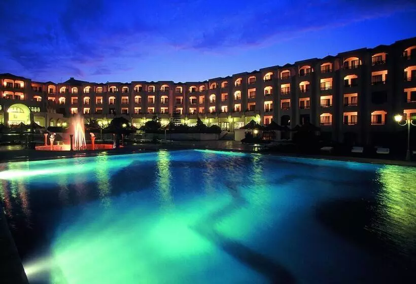 هتل Thapsus Beach Resort