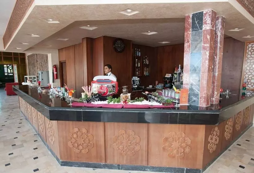 هتل Thapsus Beach Resort