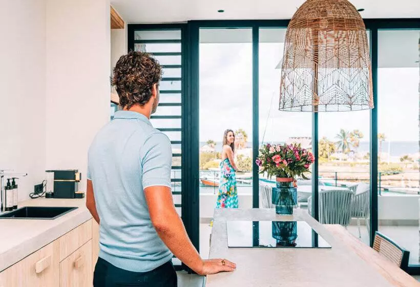 Van Der Valk Plaza Beach & Dive Resort Bonaire