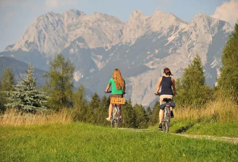 Отель A Vita Viktoria & A Vita Living Luxury Apartments