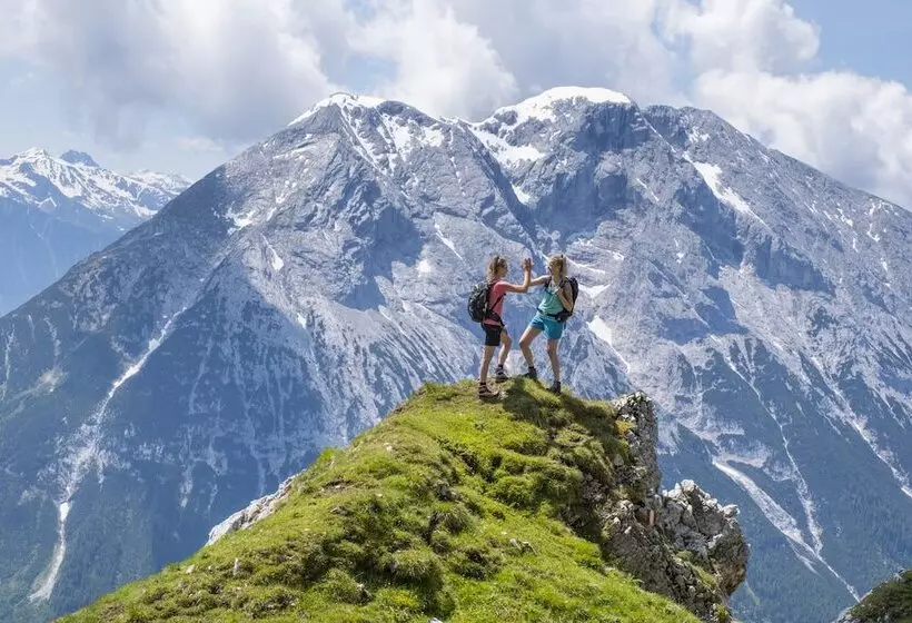 Отель A Vita Viktoria & A Vita Living Luxury Apartments