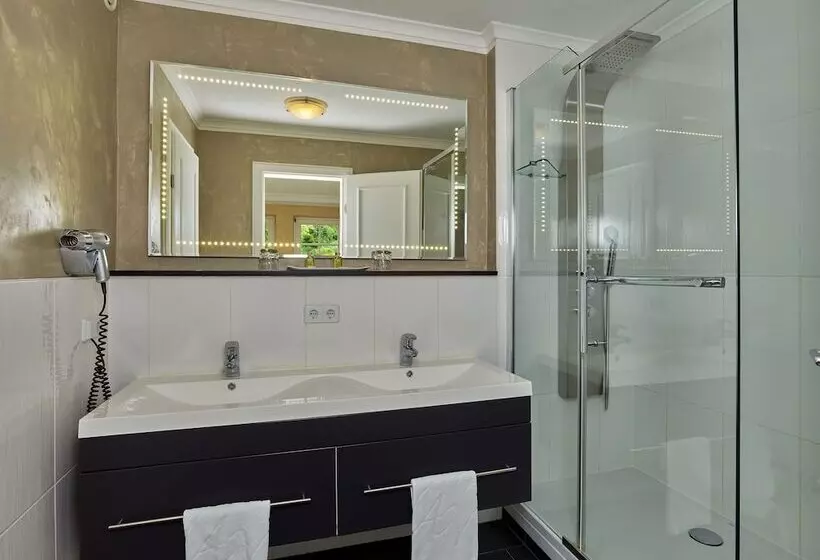 Отель A Vita Viktoria & A Vita Living Luxury Apartments