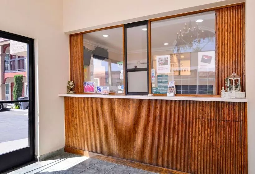 בית מלון כפרי Americas Best Value Inn Rialto