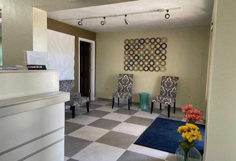 فندق Guest Inn Lake City