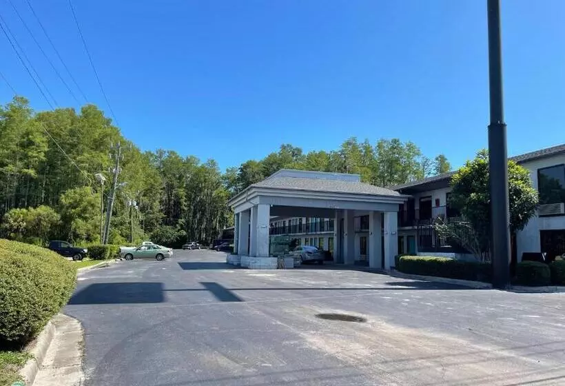 Отель Guest Inn Lake City