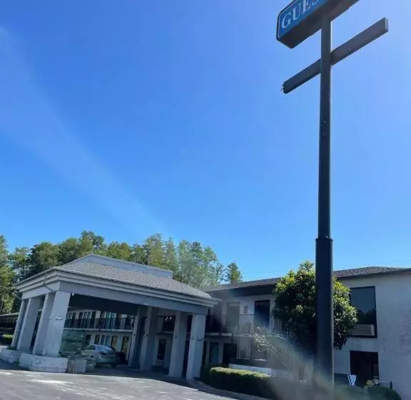 Отель Guest Inn Lake City