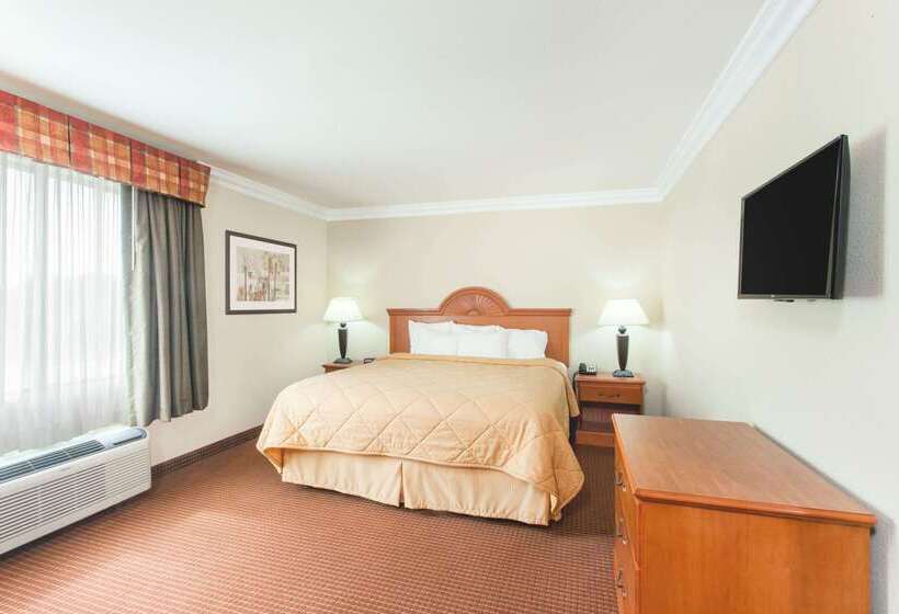 هتل Days Inn By Wyndham Carlsbad