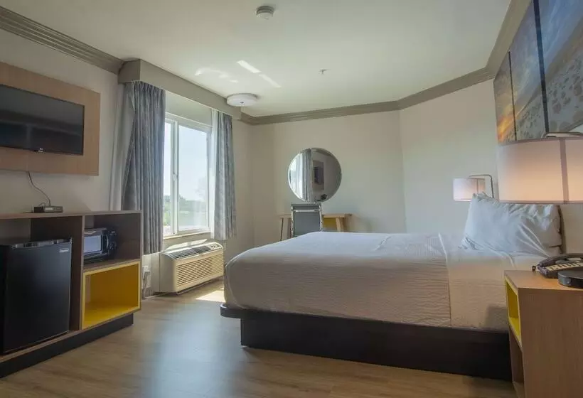 ホテル Days Inn By Wyndham Carlsbad