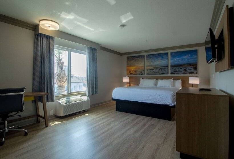 هتل Days Inn By Wyndham Carlsbad
