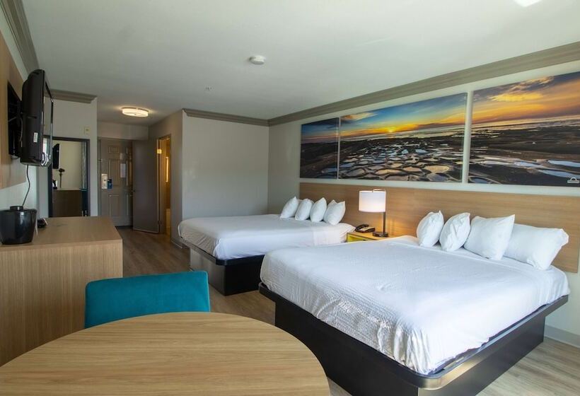 هتل Days Inn By Wyndham Carlsbad