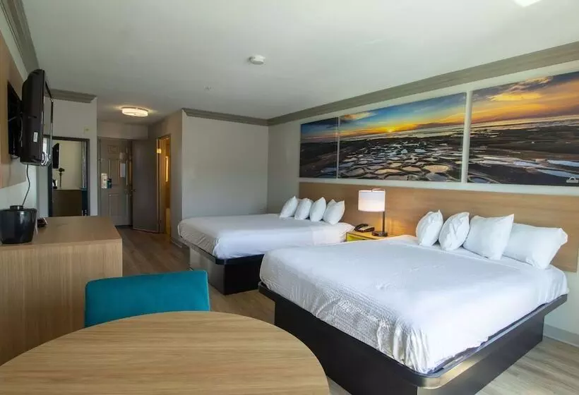 ホテル Days Inn By Wyndham Carlsbad