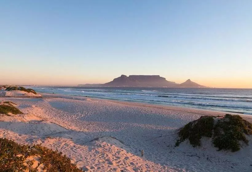 בית מלון כפרי Dolphin Beach