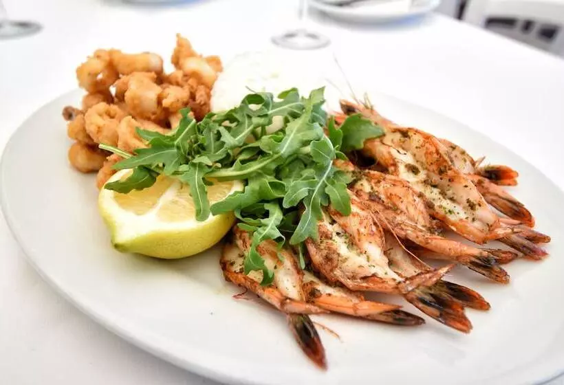 בית מלון כפרי Dolphin Beach