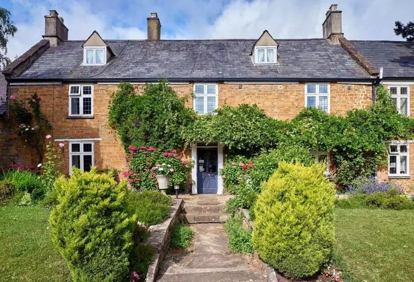 בית מלון כפרי Easington Guest House