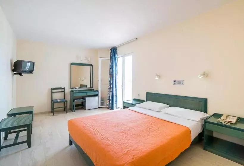 Отель Evelyn Beach