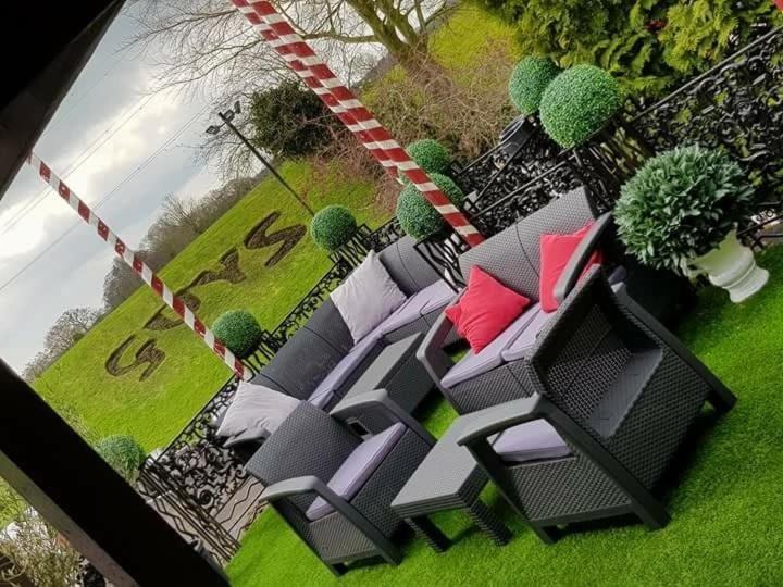 Hotel Guy's Thatched Hamlet