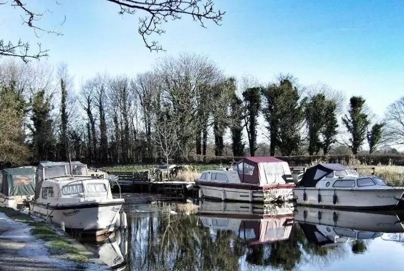 בית מלון כפרי Guy's Thatched Hamlet