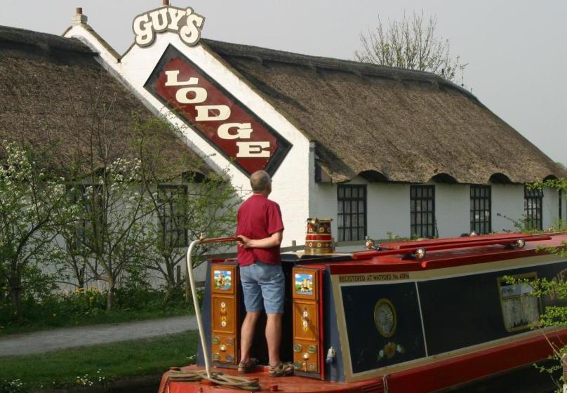Hotel Guy's Thatched Hamlet