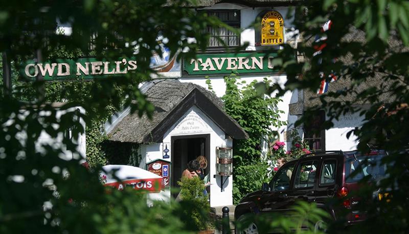 Hotel Guy's Thatched Hamlet