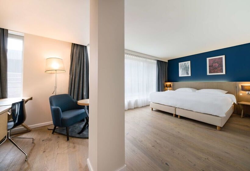 هتل Park Inn By Radisson Antwerp City Centre