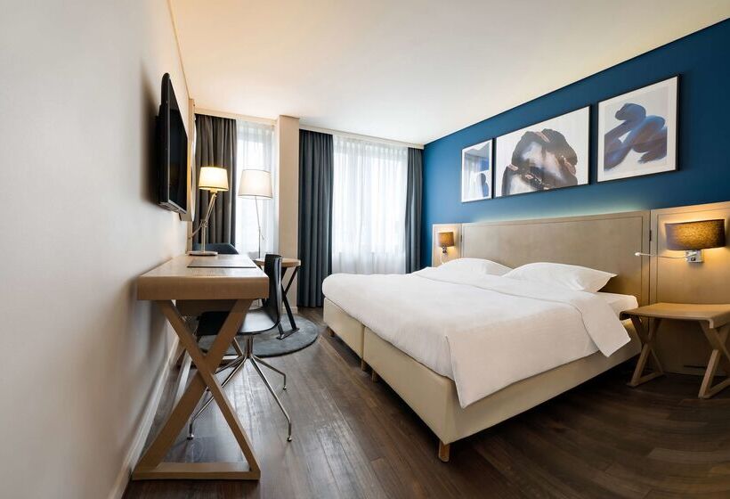 هتل Park Inn By Radisson Antwerp City Centre