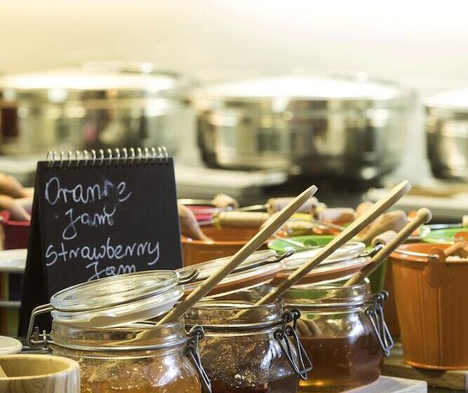 هتل Park Inn By Radisson Antwerp City Centre