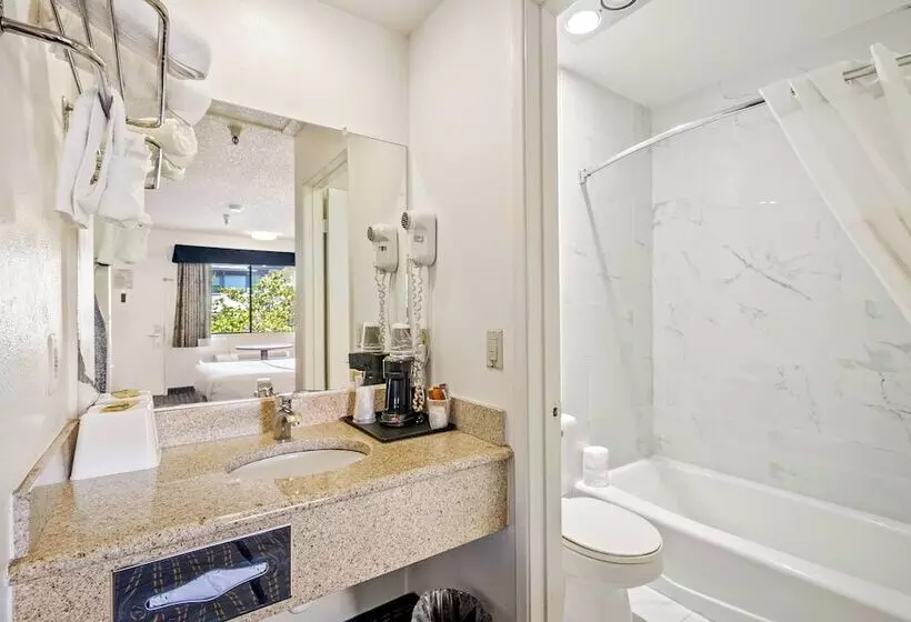 ホテル Downtown Slo Inn   San Luis Obispo