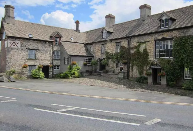 هتل The Three Cocks Coaching Inn