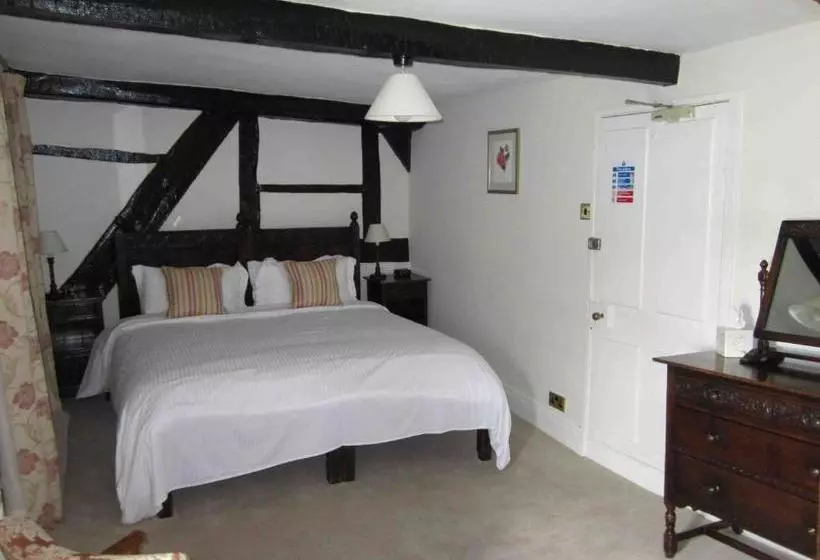 هتل The Three Cocks Coaching Inn