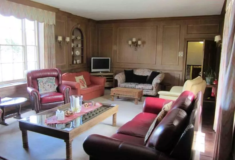 هتل The Three Cocks Coaching Inn